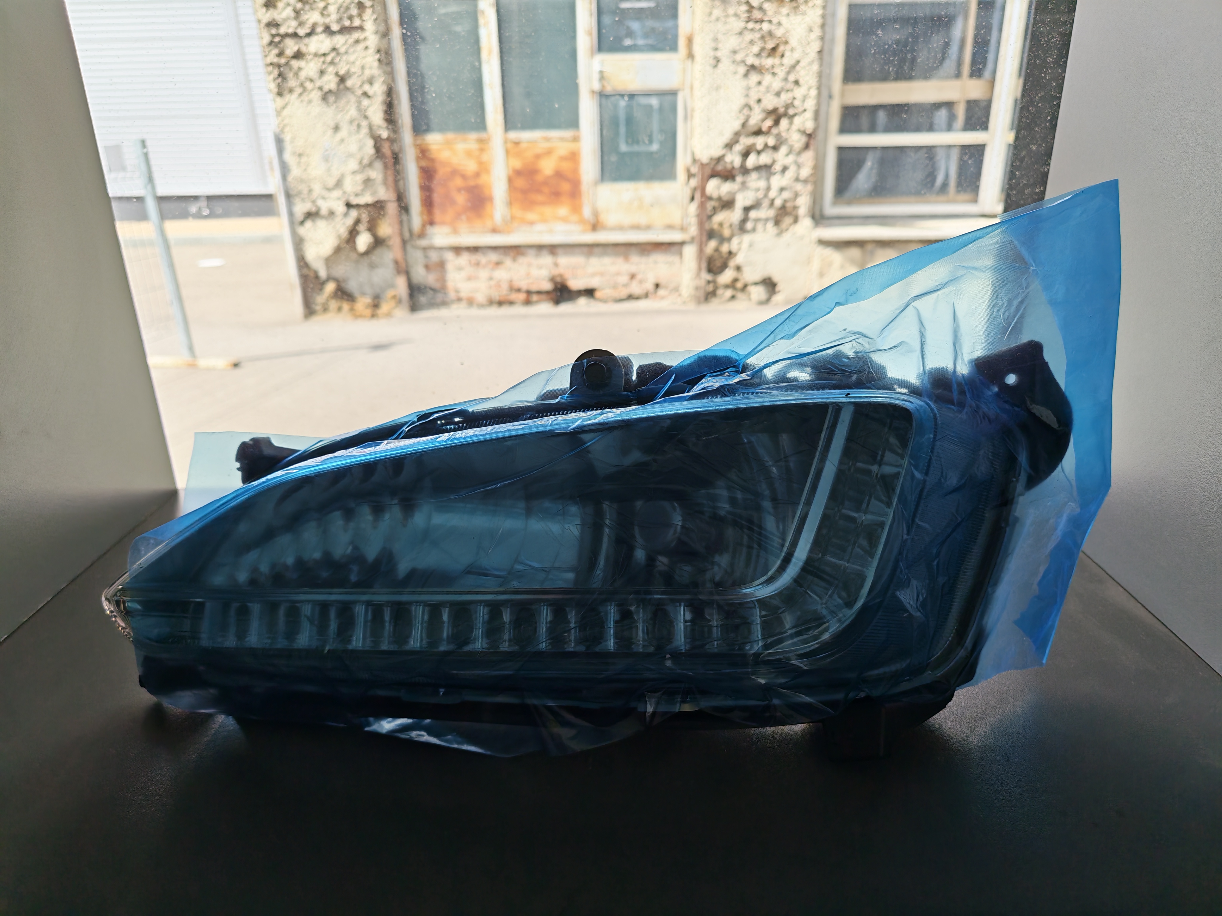 Far de ceață stânga HYUNDAI 92201-2W100